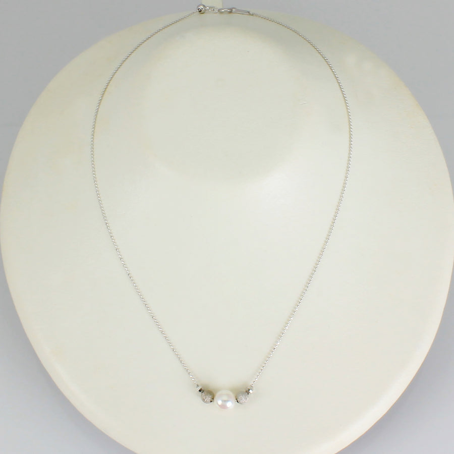 Petit 7 Akoya pearl design necklace from Uwajima