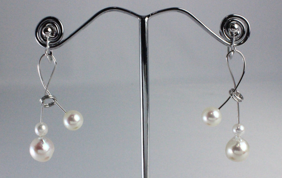 Petit 118 3 pearl earrings