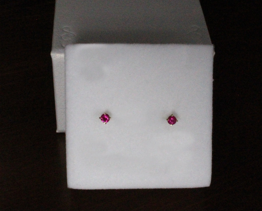 Petit 113 K18 ruby ​​earrings